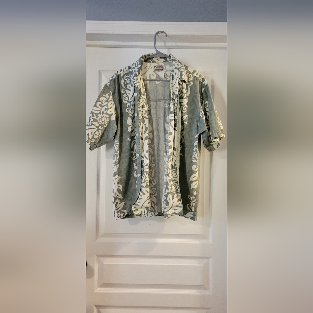 Mens Quicksilver Button Down Size Medium